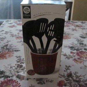 Gibson Everyday Montcrest utensil set New In Box
